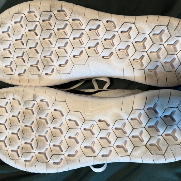 Nike Free RN 2018 White Mens 9.5 - Picture 3 of 3